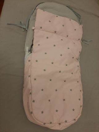 Saco impermeable para bebé con estrellas