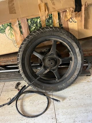 Rueda Delantera Aerox Pirelli EVO21