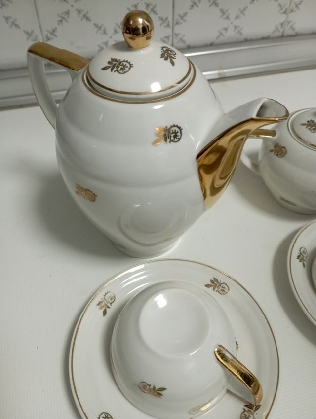 Juego de café porcelana blanco y dorado