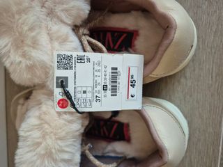 Zapatillas Beige y Dorado con Pelo