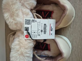 Zapatillas Beige y Dorado con Pelo