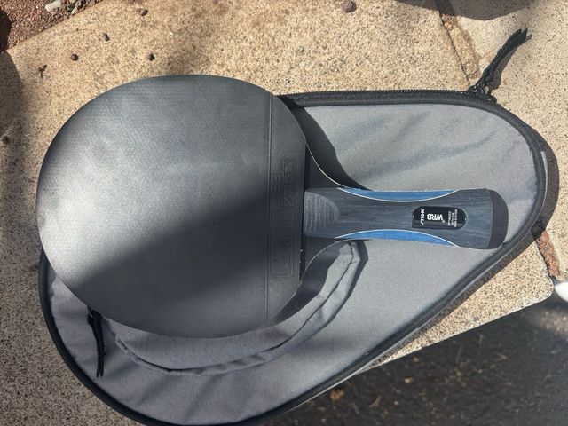 Pala de ping pong con funda