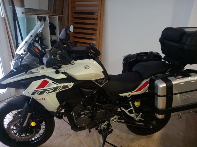 Benelli TRK 502x
