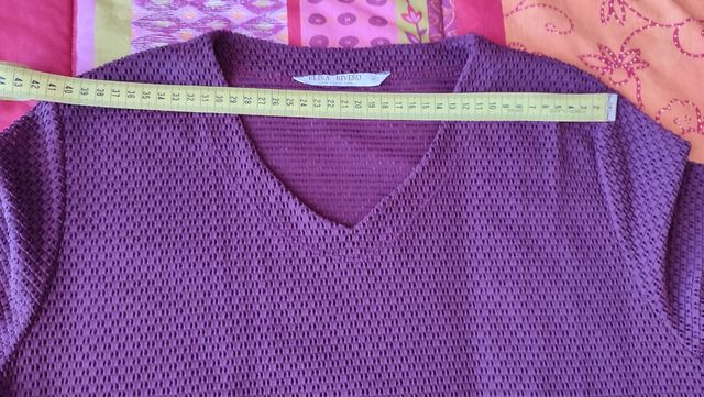 Camiseta Elisa Rivero calada burdeos