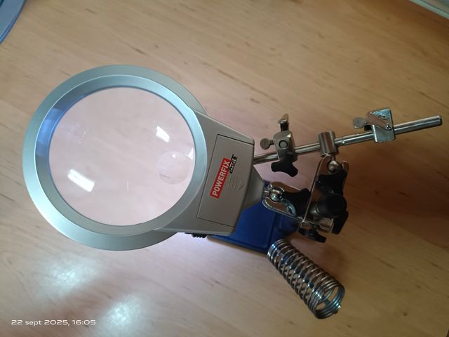 Lupa de precisión con pinzas