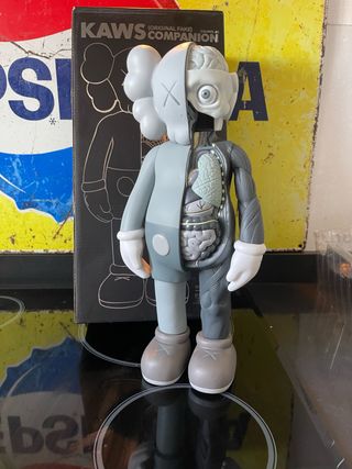 Kaws Dissected Companion versione alta 35cm