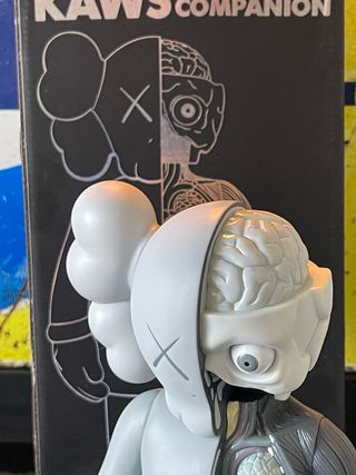 Kaws Dissected Companion versione alta 35cm