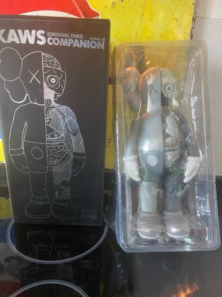 Kaws Dissected Companion versione alta 35cm
