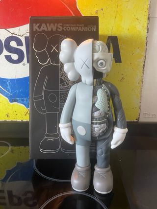 Kaws Dissected Companion versione alta 35cm