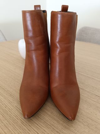 Botines de tacón marrone