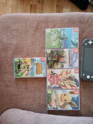 Nintendo Switch Lite + 5 Juegos