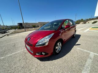 Peugeot 5008 2013