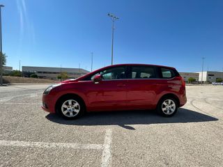 Peugeot 5008 2013