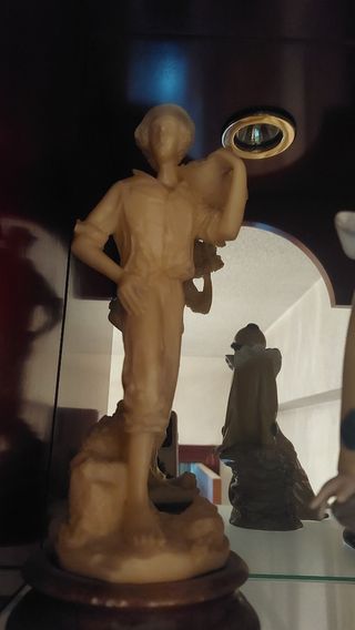 Figura resina marfil antigua vintage