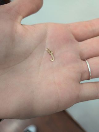 Colgante Letra J Oro Mini