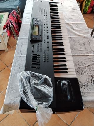 Tastiera Korg i2