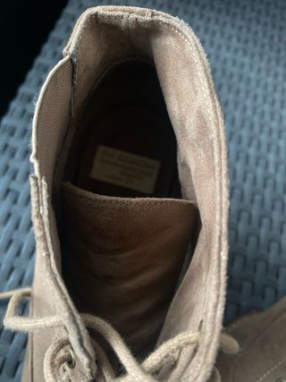 Botines marrones con cordones.39.