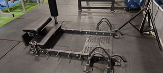 Banco Hip Thrust, Curl Nórdico y Abdominales