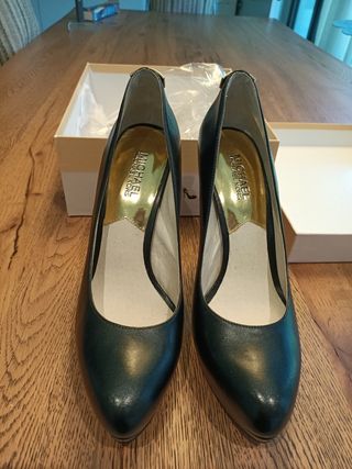 Zapatos tacón Michael Kors piel negros