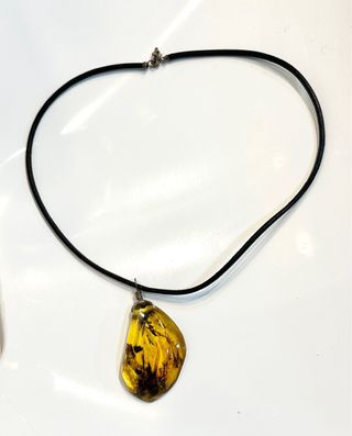 Colgante de ámbar auténtico