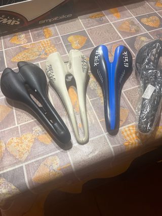 Sella  Fizik carbonio ultraleggero 
sella San marc
