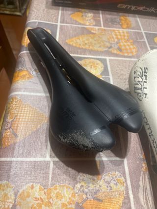 Sella  Fizik carbonio ultraleggero 
sella San marc