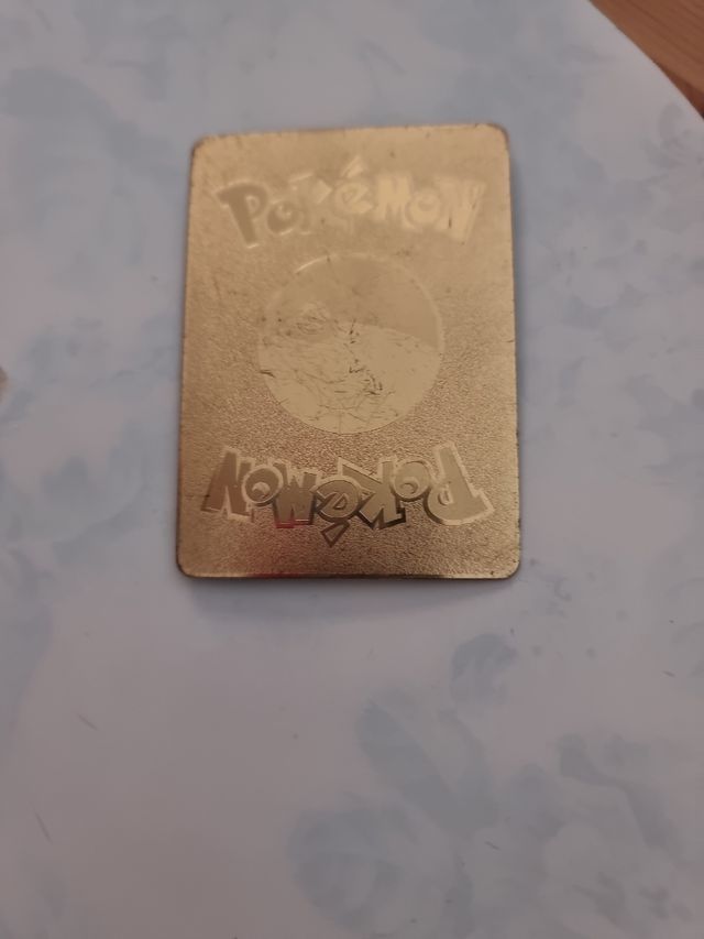 Carta Pokémon Dorada Pikachu