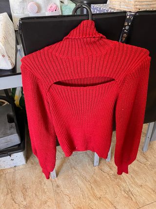 Jersey de lana rojo con abertura