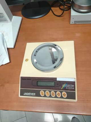 Balanza de precisión JADEVER