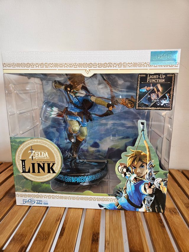 First 4 Figures Zelda Breath of the Wild Link Stat