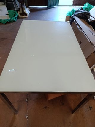 Mesa de comedor cristal y metal