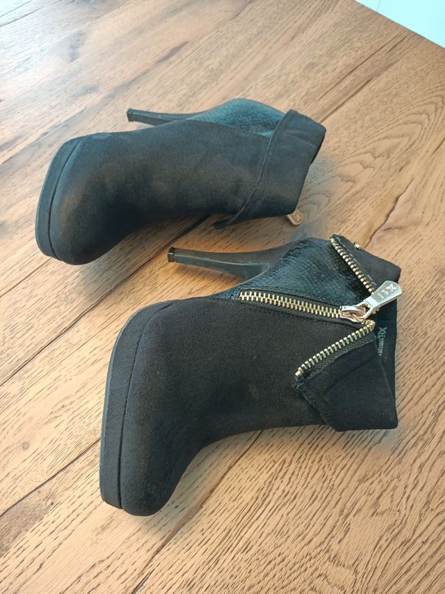 Botines Xti Negros con Cremalleras