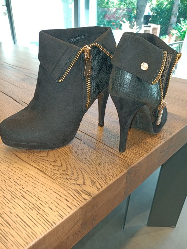 Botines Xti Negros con Cremalleras