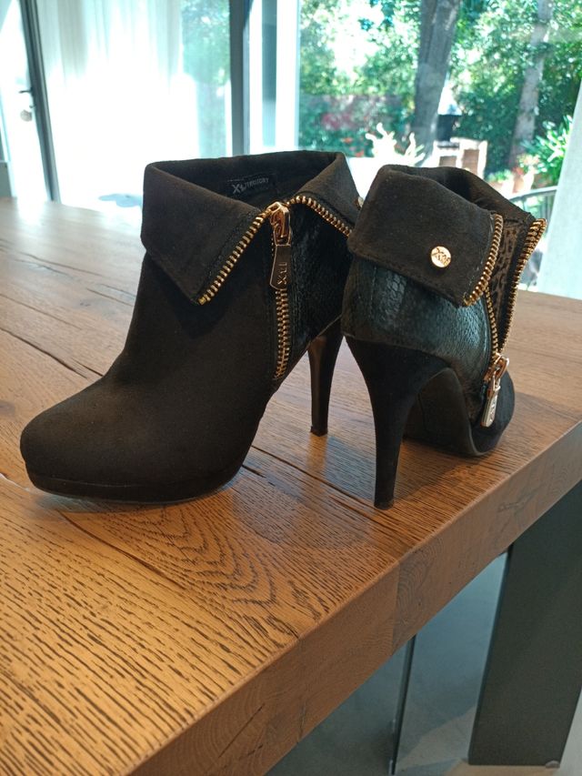 Botines Xti Negros con Cremalleras