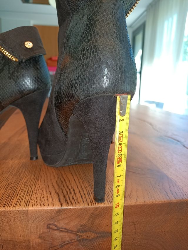 Botines Xti Negros con Cremalleras