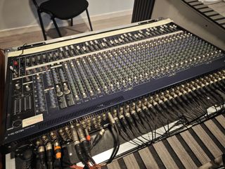 Mesa de mezclas Yamaha MG32/14FX