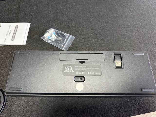 Teclado YINDIAO K68 Naranja y Blanco