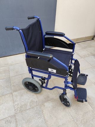 Silla de ruedas plegable