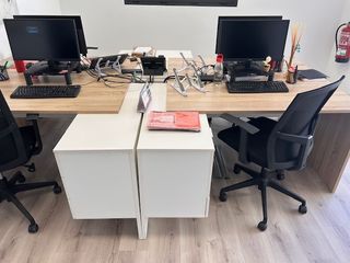 Conjunto de 4 mesas de Escritorio con Cajonera