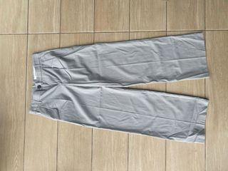 Pantalón de traje gris para mujer