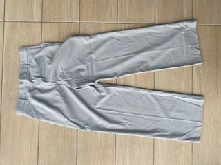 Pantalón de traje gris para mujer