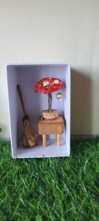 Mini escobita y mesita artesanal