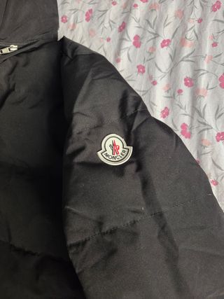 Chaqueta Moncler Negra
CHOLLO!
