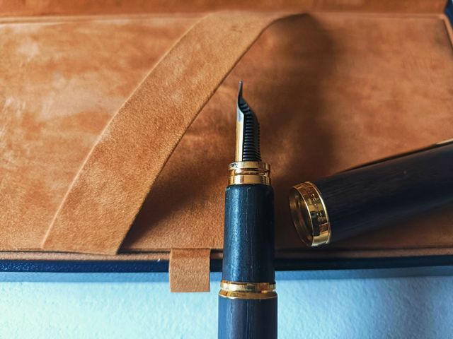 Pluma Waterman con cartuchos de tinta azul