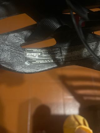 Casco bici MET nero e rosso usato 
casco salice 