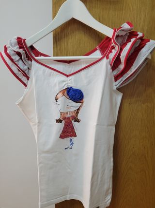 Camiseta Lolitas blanca con dibujo y pantalón pepe