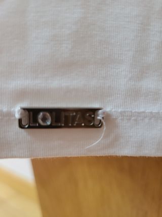 Camiseta Lolitas blanca con dibujo y pantalón pepe