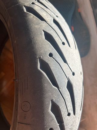 Rueda Moto Michelin 180/55 ZR 17, tendrá 300 kms