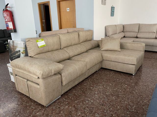 Sofá modular beige con asiento deslizante + 2 puff