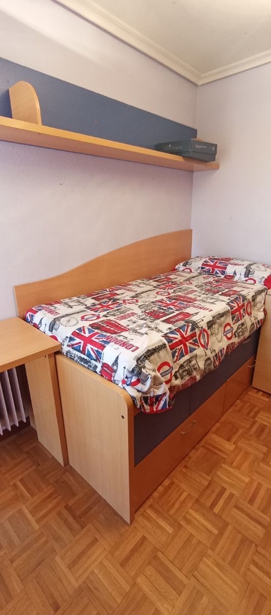 Cama juvenil con cajones